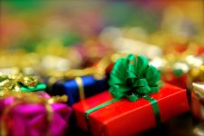 Great Stocking Stuffers: Beauty Care, Natural Pain Relief, and Weight Loss Ideas